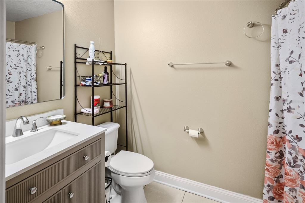 For Rent: $1,750 (3 beds, 2 baths, 1617 Square Feet)