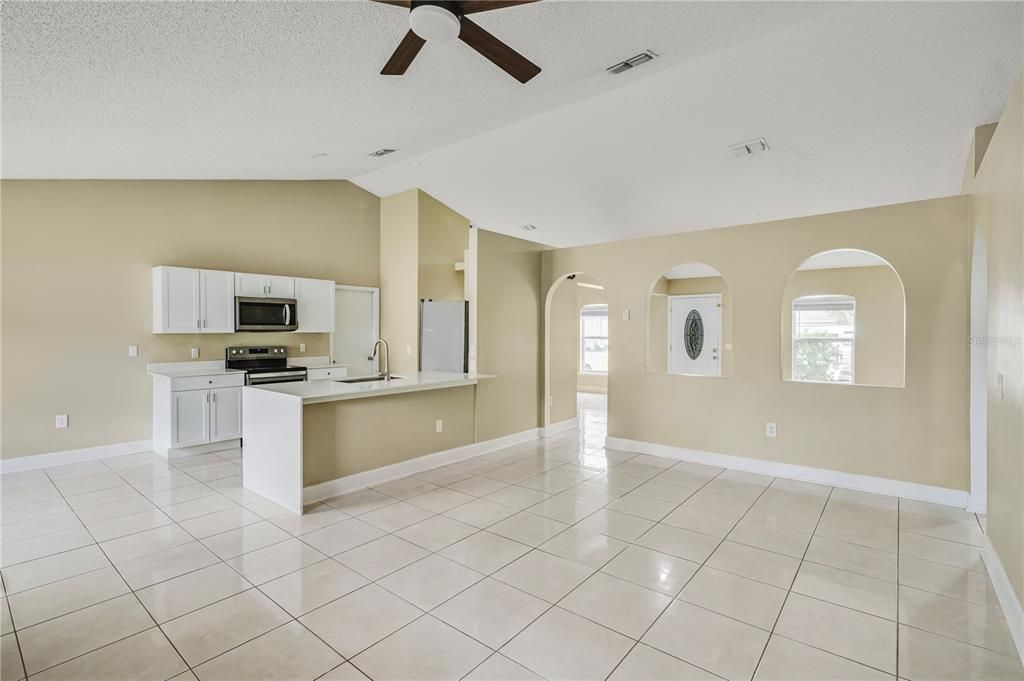 For Rent: $1,750 (3 beds, 2 baths, 1617 Square Feet)