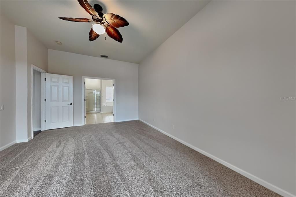 For Sale: $529,900 (4 beds, 3 baths, 3072 Square Feet)