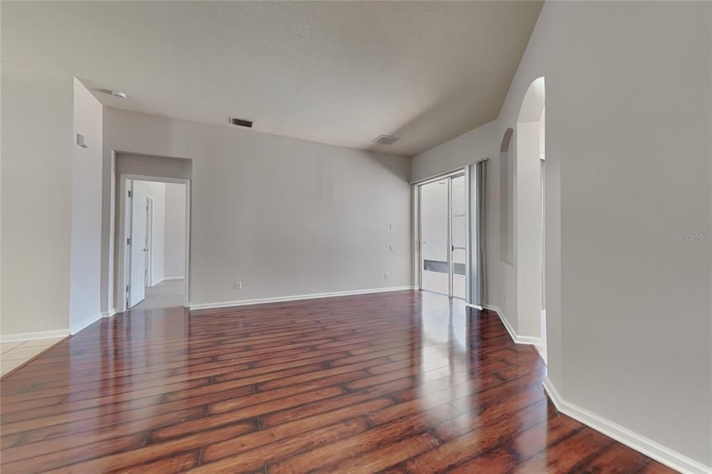 For Sale: $529,900 (4 beds, 3 baths, 3072 Square Feet)