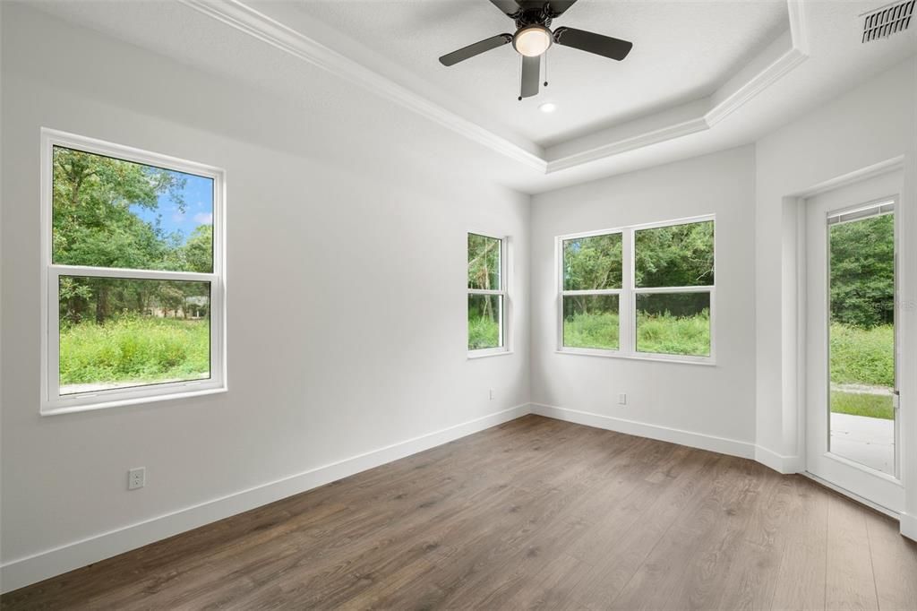 For Sale: $999,999 (3 beds, 2 baths, 1886 Square Feet)