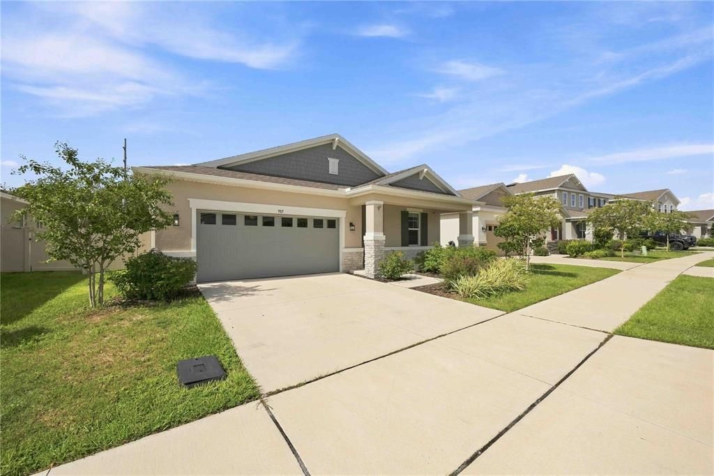 For Sale: $345,000 (4 beds, 3 baths, 2075 Square Feet)