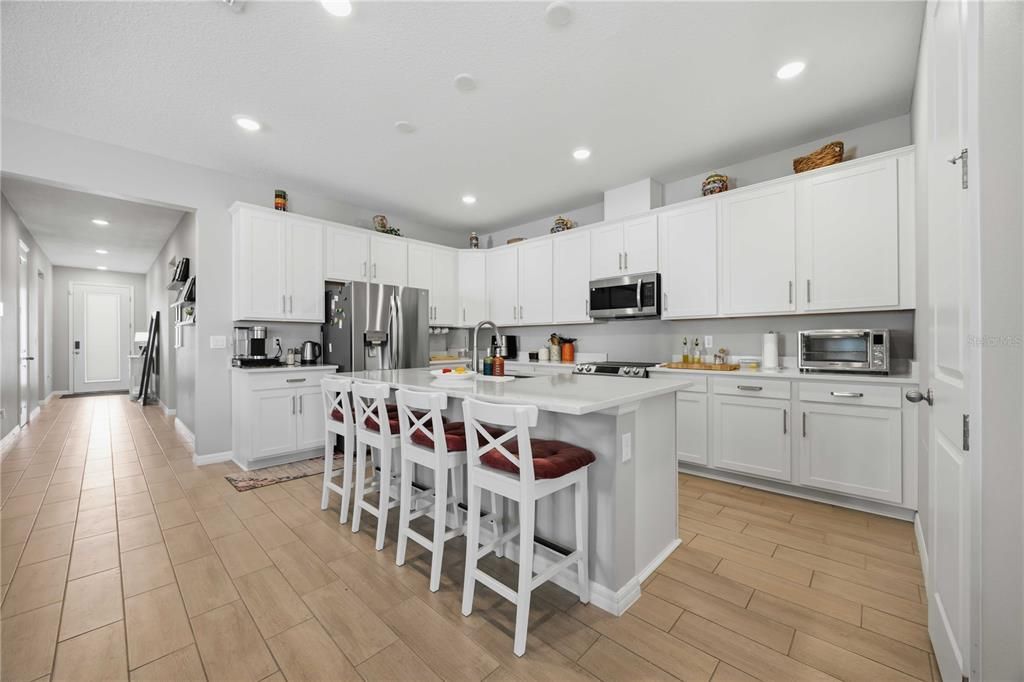 For Sale: $345,000 (4 beds, 3 baths, 2075 Square Feet)