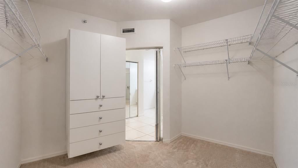 For Sale: $275,000 (2 beds, 2 baths, 1352 Square Feet)