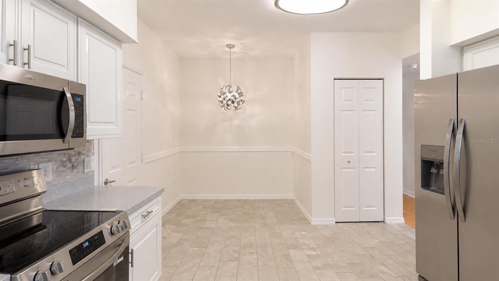 For Sale: $275,000 (2 beds, 2 baths, 1352 Square Feet)
