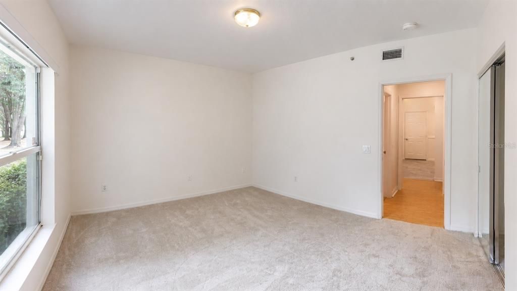 For Sale: $275,000 (2 beds, 2 baths, 1352 Square Feet)