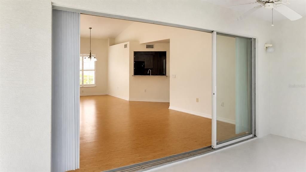 For Sale: $275,000 (2 beds, 2 baths, 1352 Square Feet)