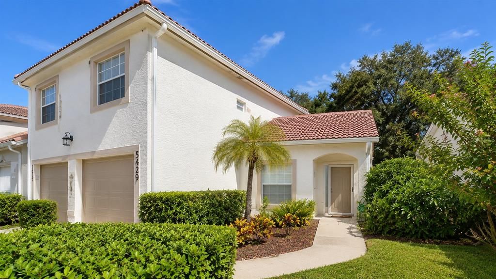 For Sale: $275,000 (2 beds, 2 baths, 1352 Square Feet)