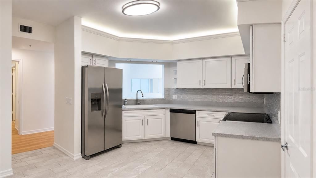 For Sale: $275,000 (2 beds, 2 baths, 1352 Square Feet)