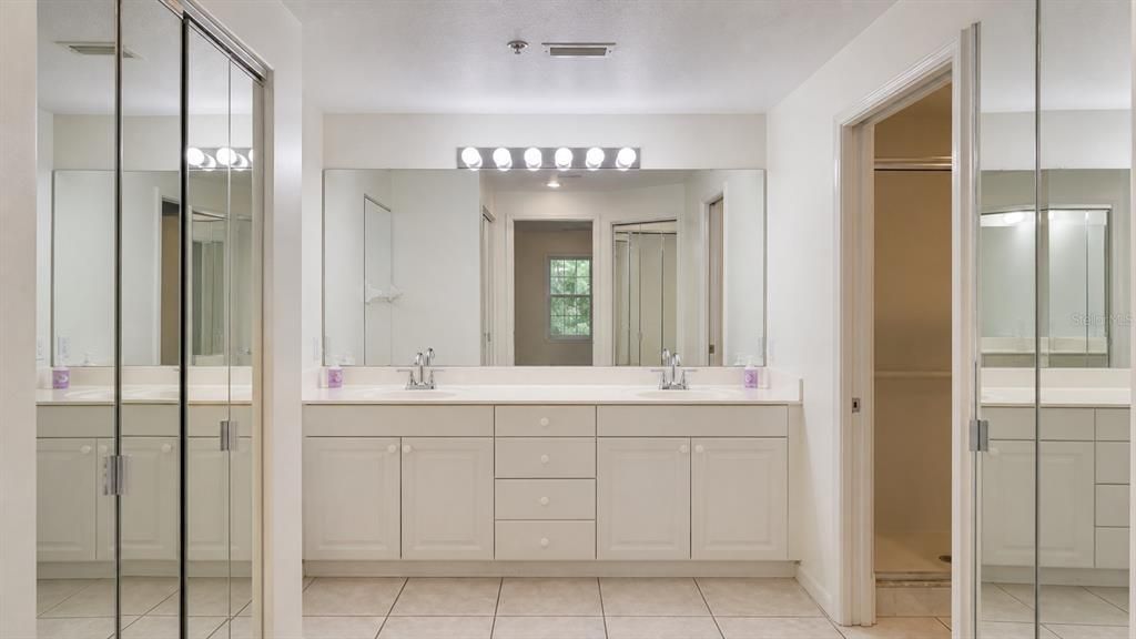 For Sale: $275,000 (2 beds, 2 baths, 1352 Square Feet)