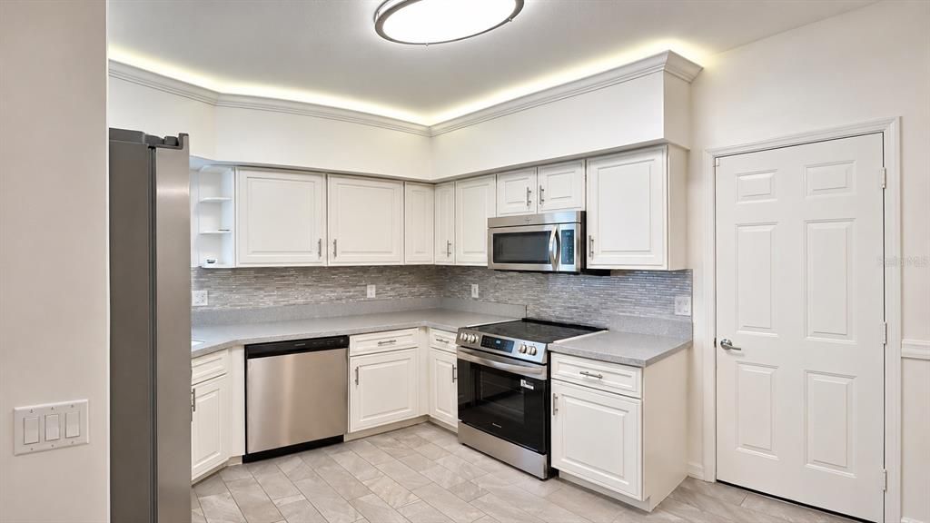 For Sale: $275,000 (2 beds, 2 baths, 1352 Square Feet)