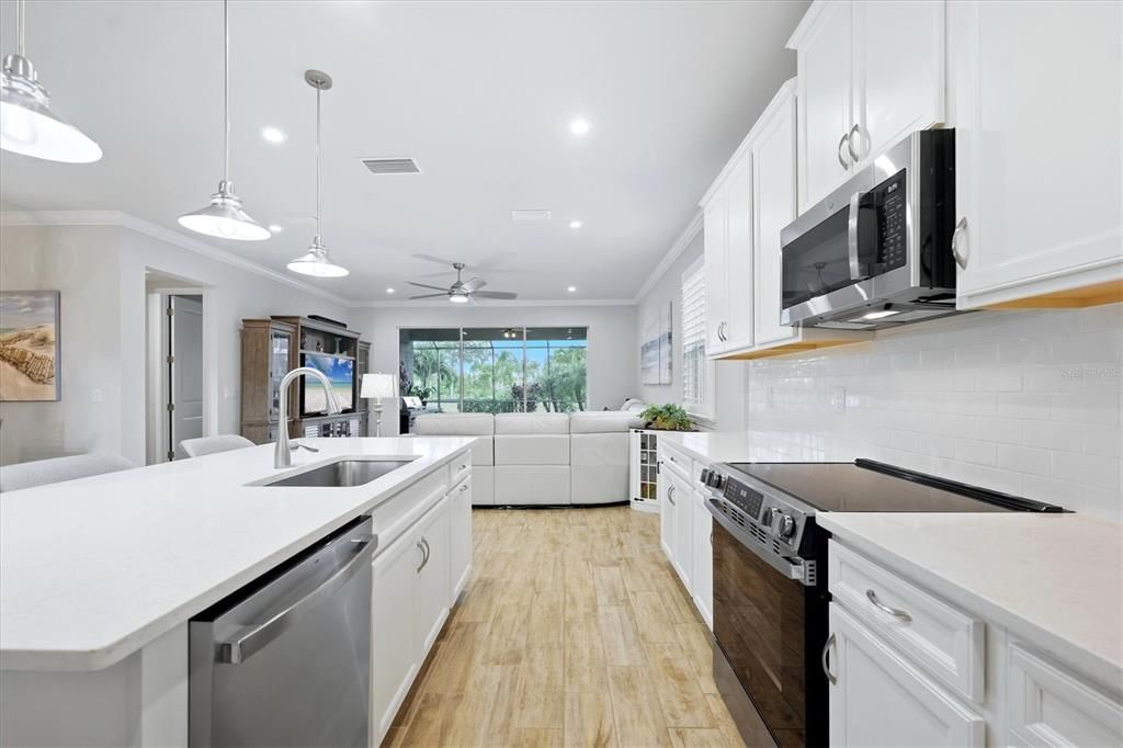 En Venta: $675,000 (3 camas, 2 baños, 2179 Pies cuadrados)