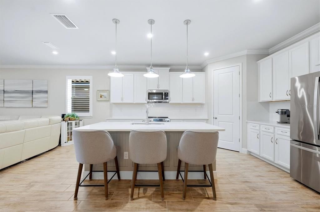En Venta: $675,000 (3 camas, 2 baños, 2179 Pies cuadrados)
