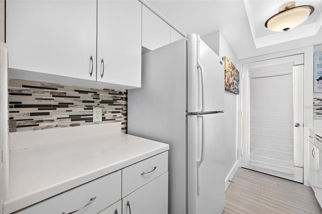 For Sale: $289,500 (2 beds, 2 baths, 988 Square Feet)