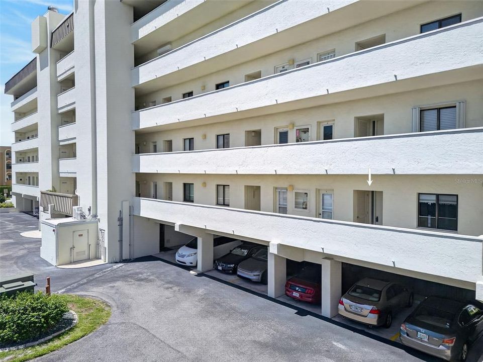 For Sale: $289,500 (2 beds, 2 baths, 988 Square Feet)