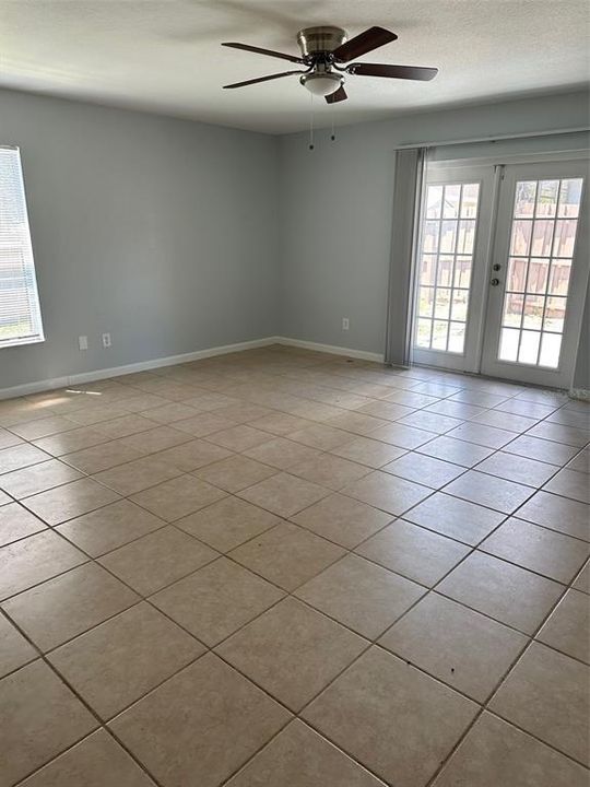 For Rent: $2,000 (3 beds, 2 baths, 1410 Square Feet)