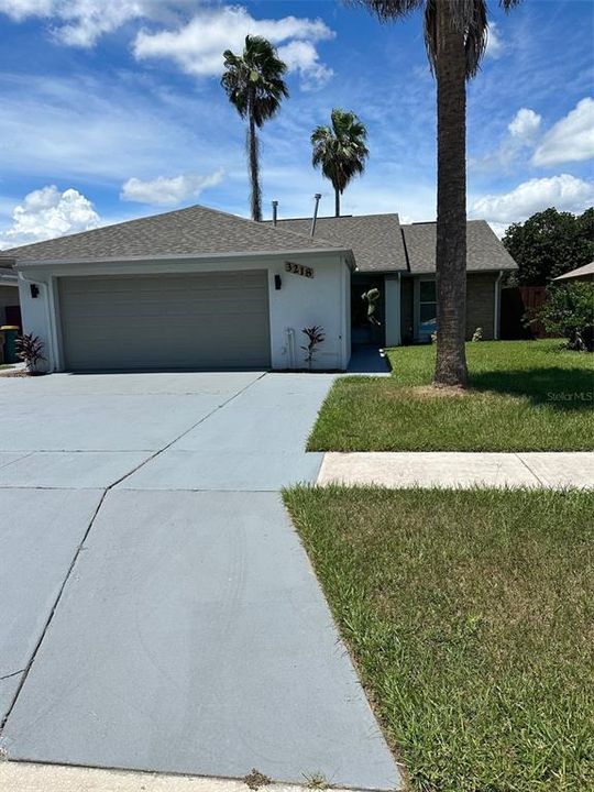For Rent: $2,000 (3 beds, 2 baths, 1410 Square Feet)