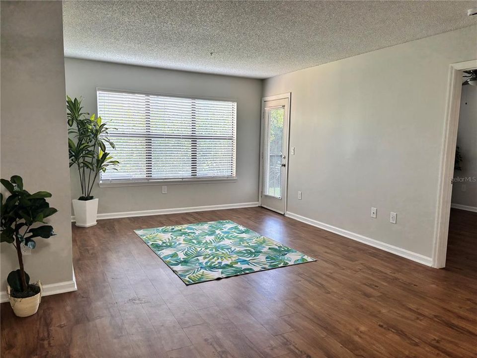For Rent: $1,450 (1 beds, 1 baths, 665 Square Feet)