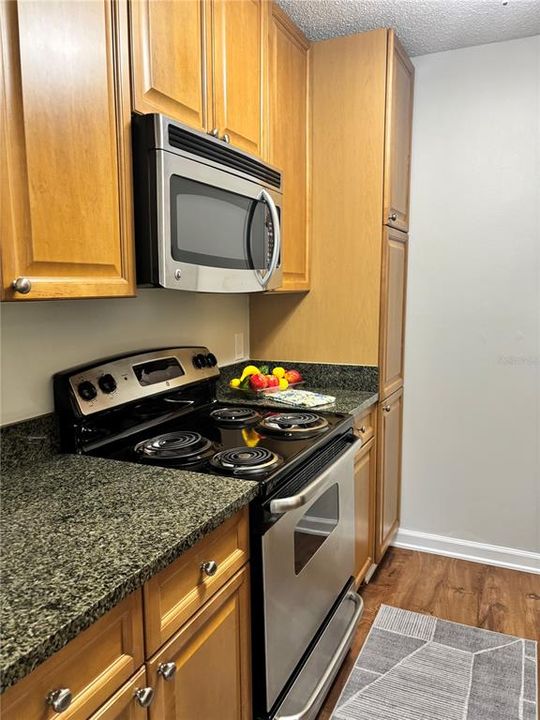 For Rent: $1,450 (1 beds, 1 baths, 665 Square Feet)