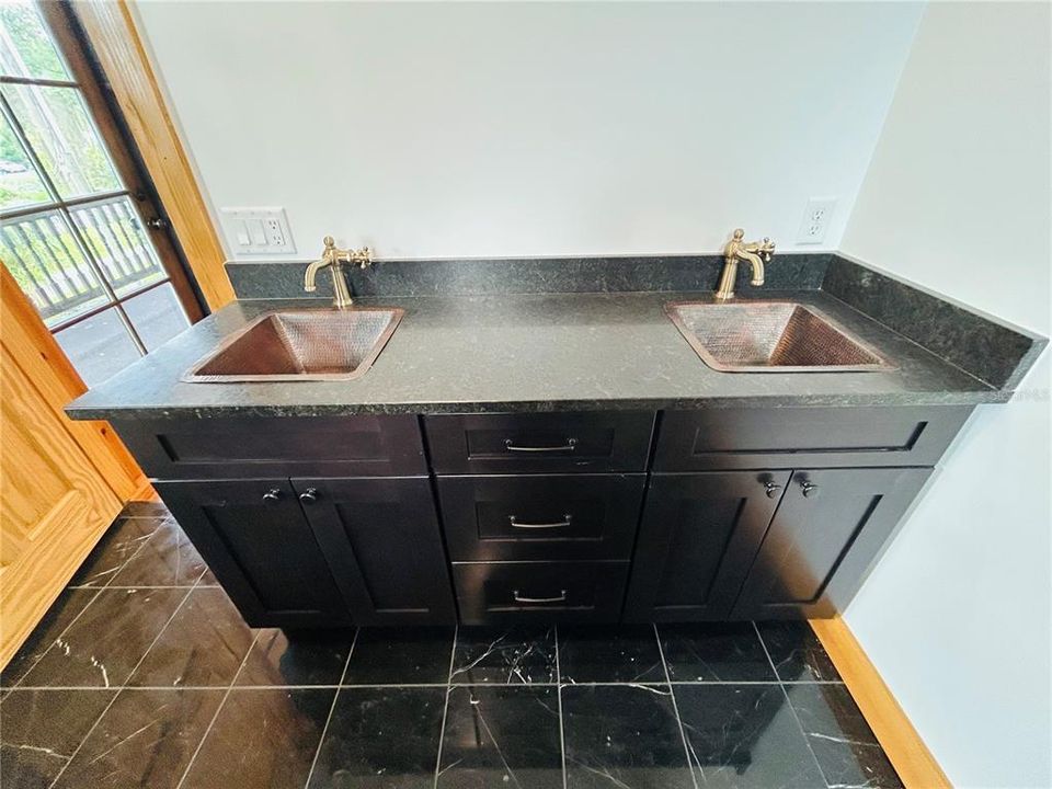 En Venta: $909,000 (4 camas, 3 baños, 2597 Pies cuadrados)