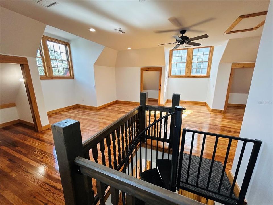 En Venta: $909,000 (4 camas, 3 baños, 2597 Pies cuadrados)