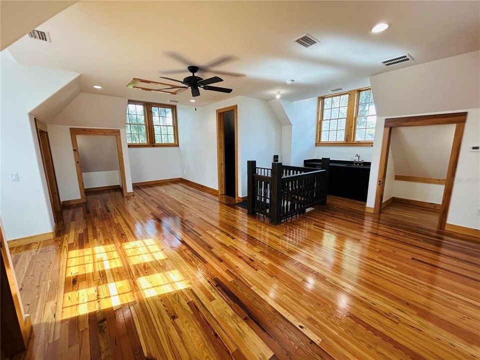 En Venta: $909,000 (4 camas, 3 baños, 2597 Pies cuadrados)