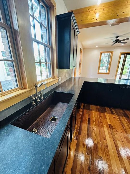 En Venta: $909,000 (4 camas, 3 baños, 2597 Pies cuadrados)