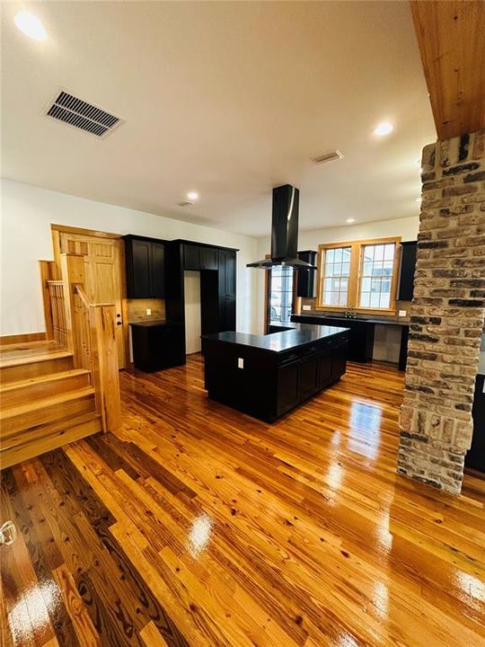 En Venta: $909,000 (4 camas, 3 baños, 2597 Pies cuadrados)