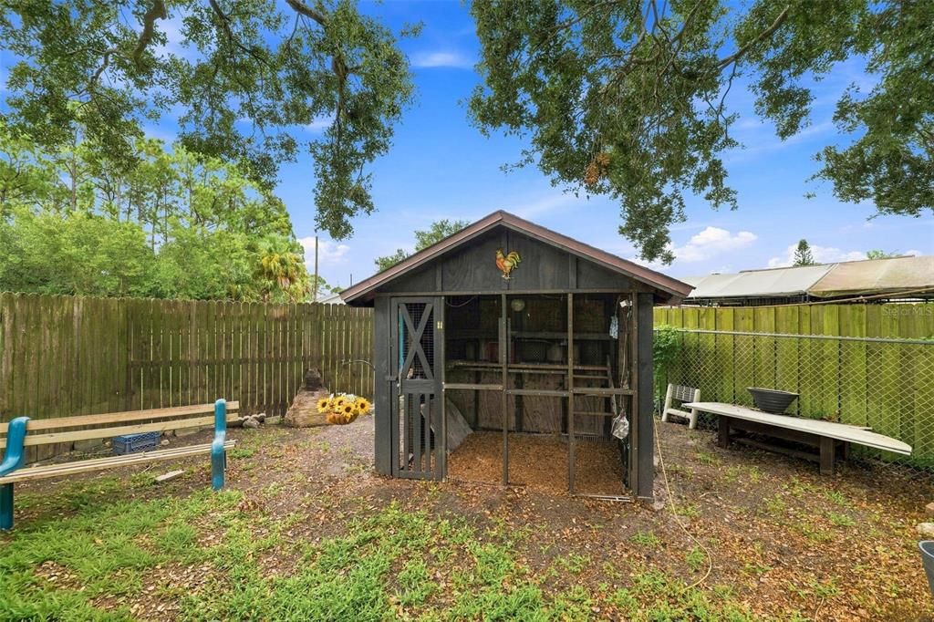 En Venta: $329,900 (4 camas, 2 baños, 1378 Pies cuadrados)