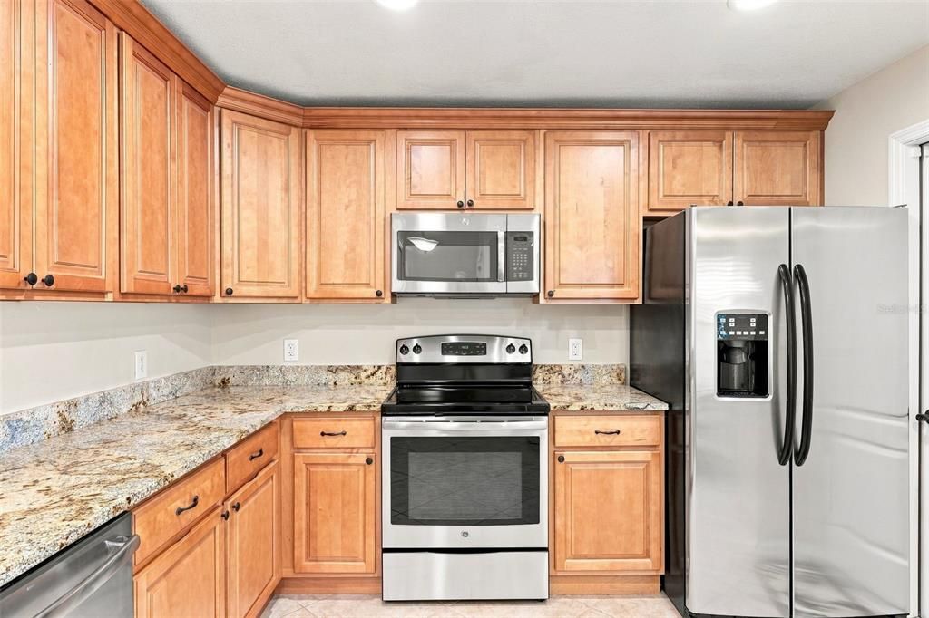 En Venta: $329,900 (4 camas, 2 baños, 1378 Pies cuadrados)