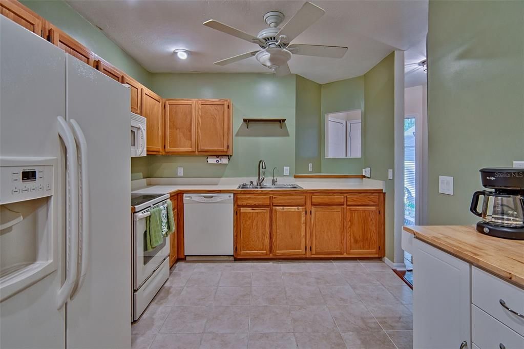 For Sale: $210,000 (2 beds, 2 baths, 1414 Square Feet)