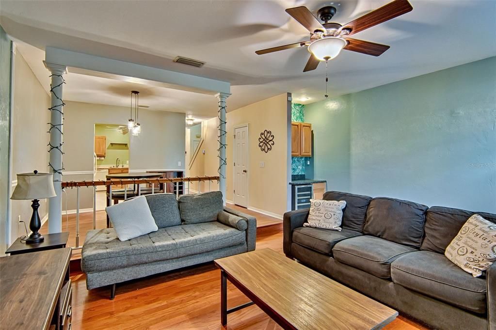 For Sale: $210,000 (2 beds, 2 baths, 1414 Square Feet)