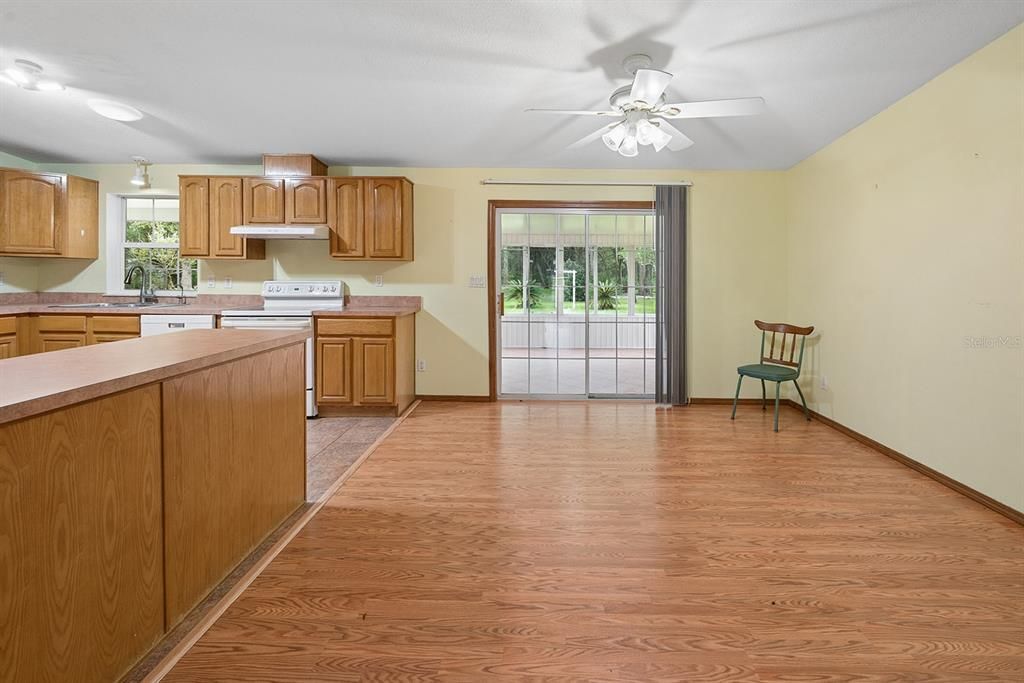For Sale: $269,000 (3 beds, 2 baths, 1620 Square Feet)
