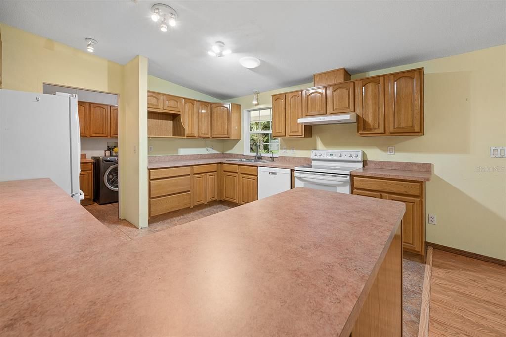 For Sale: $269,000 (3 beds, 2 baths, 1620 Square Feet)