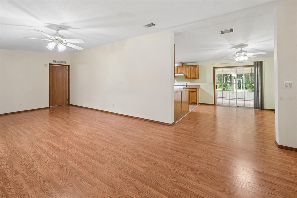 For Sale: $269,000 (3 beds, 2 baths, 1620 Square Feet)