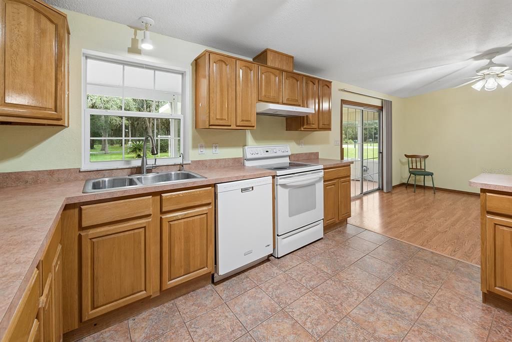 For Sale: $269,000 (3 beds, 2 baths, 1620 Square Feet)