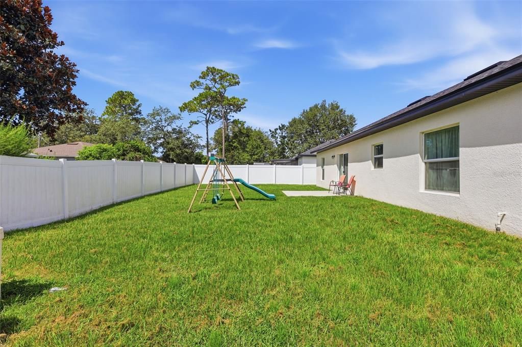 Active With Contract: $315,000 (3 beds, 2 baths, 1344 Square Feet)