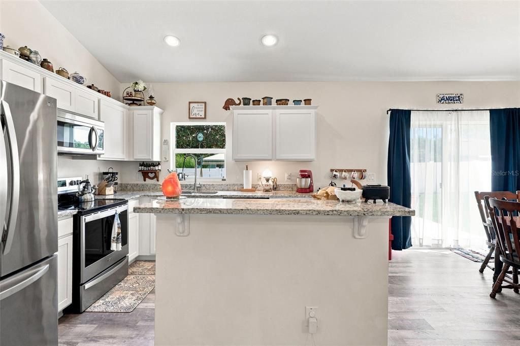 Active With Contract: $315,000 (3 beds, 2 baths, 1344 Square Feet)