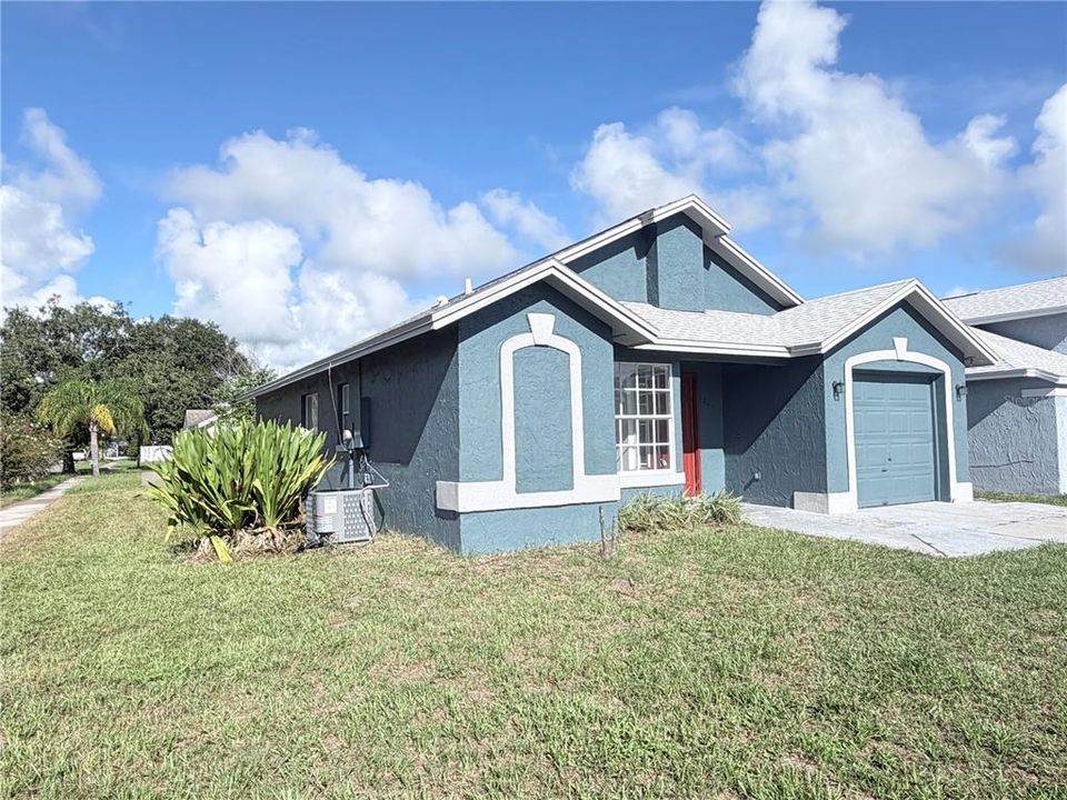 For Sale: $339,500 (3 beds, 2 baths, 1080 Square Feet)