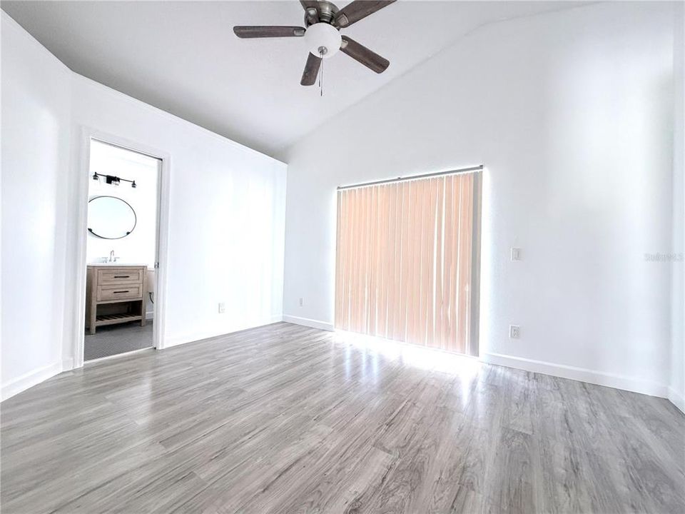 For Sale: $339,500 (3 beds, 2 baths, 1080 Square Feet)
