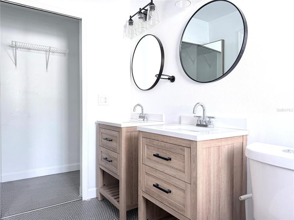 For Sale: $339,500 (3 beds, 2 baths, 1080 Square Feet)