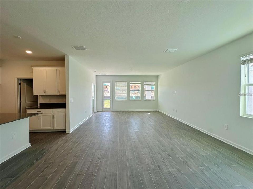 For Rent: $3,000 (4 beds, 3 baths, 2274 Square Feet)