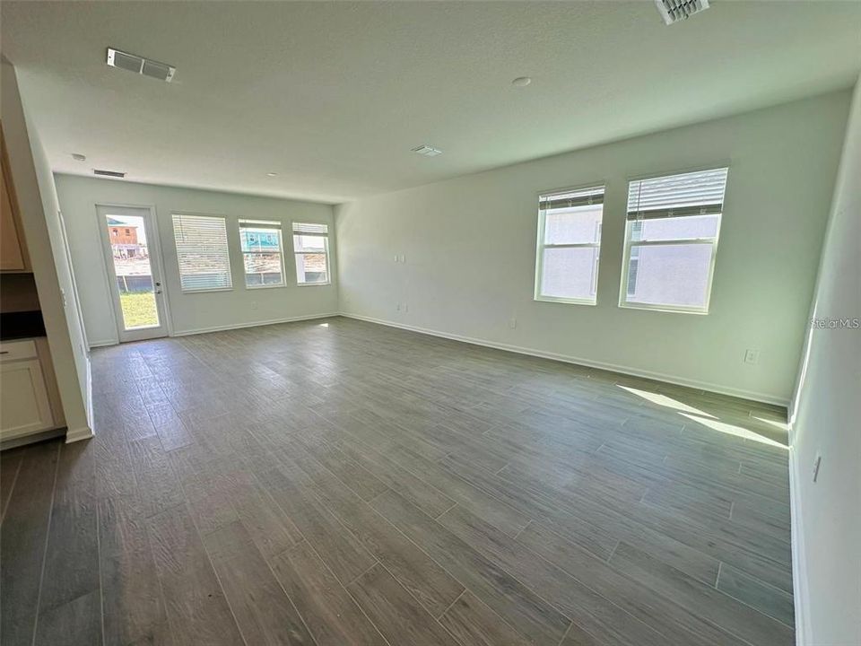 For Rent: $3,000 (4 beds, 3 baths, 2274 Square Feet)
