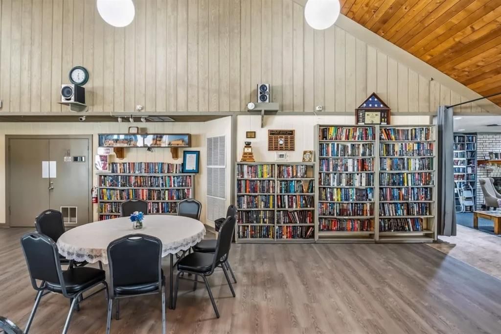 На продажу: $169,900 (2 спален, 2 ванн, 1632 Квадратных фут)