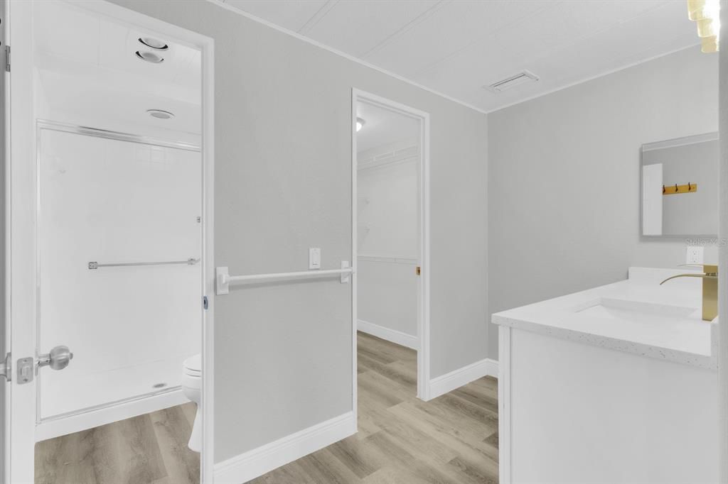 На продажу: $169,900 (2 спален, 2 ванн, 1632 Квадратных фут)