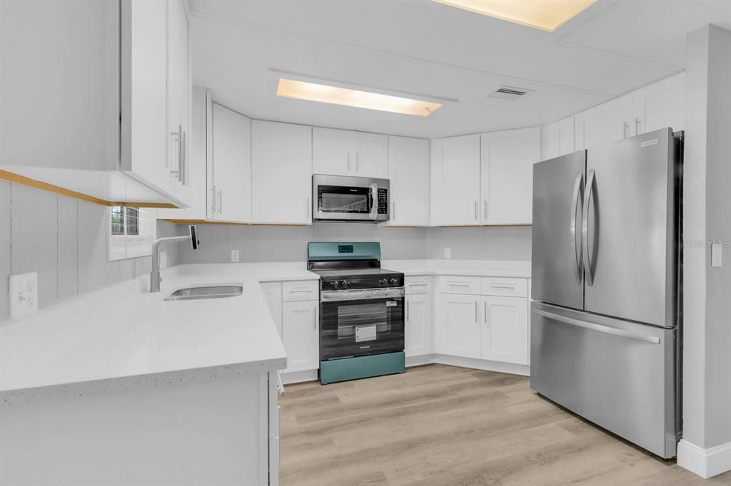 На продажу: $169,900 (2 спален, 2 ванн, 1632 Квадратных фут)