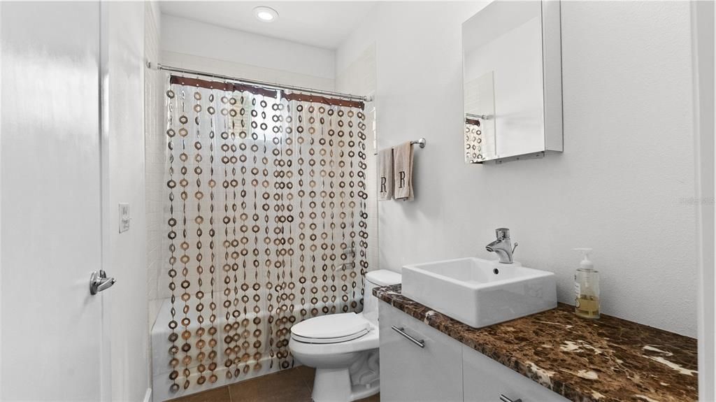 For Sale: $575,000 (3 beds, 3 baths, 2097 Square Feet)