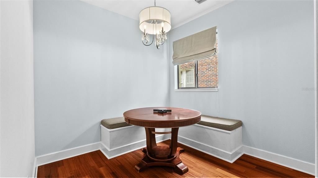 For Sale: $575,000 (3 beds, 3 baths, 2097 Square Feet)