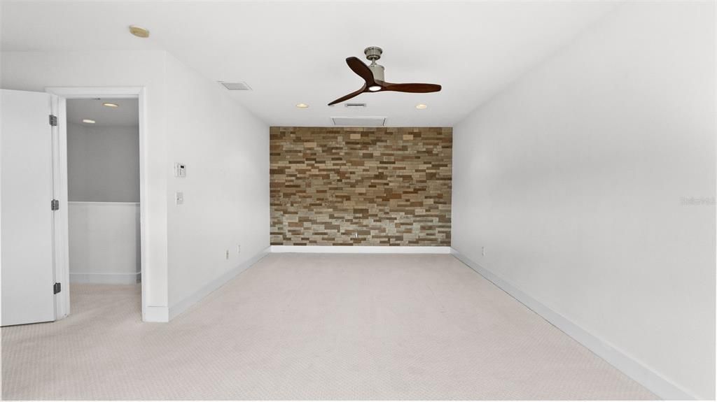 For Sale: $575,000 (3 beds, 3 baths, 2097 Square Feet)