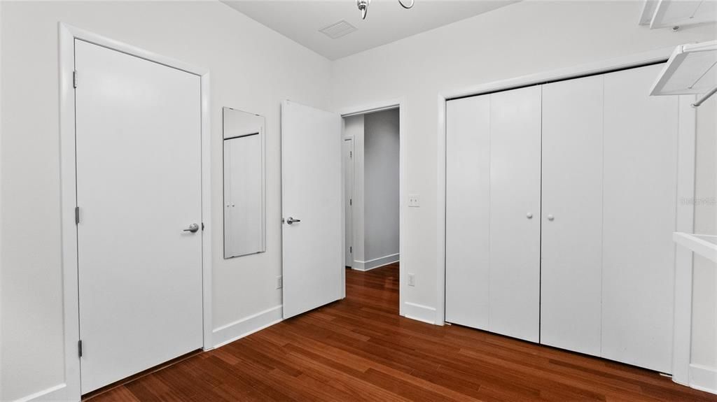 For Sale: $575,000 (3 beds, 3 baths, 2097 Square Feet)